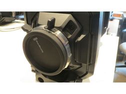 Blackmagic URSA 4K EF Hndler - Camcorder - Bild 1