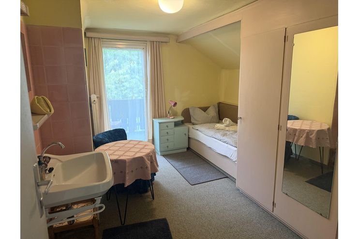 4 möblierte Einzelzimmer Ende Oktober 4 möblierte Einzelzimmer Ende Oktober - Zimmer - Bild 1