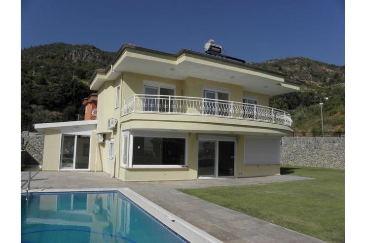 PROVOSIONSFREI Schne Villa groem Grundstck Privatem Pool - Haus kaufen - Bild 1