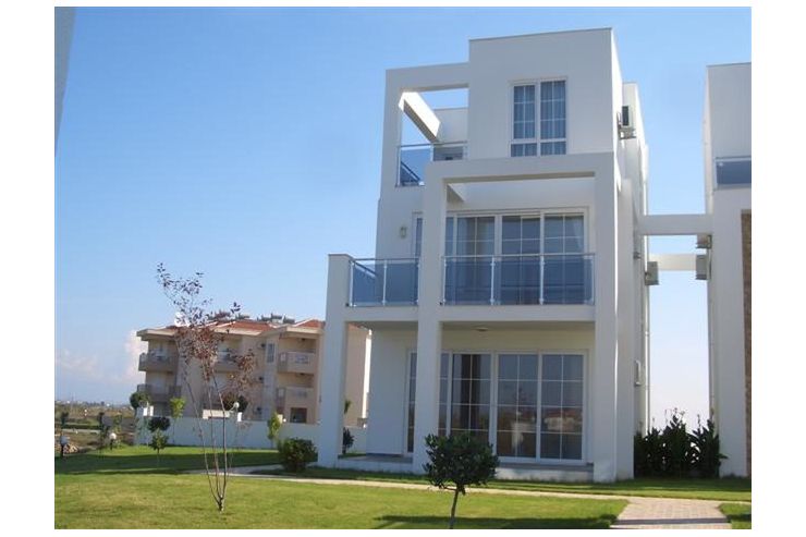 PROVISIONSFREI Moderne Villa attraktiven Anlage - Haus kaufen - Bild 1