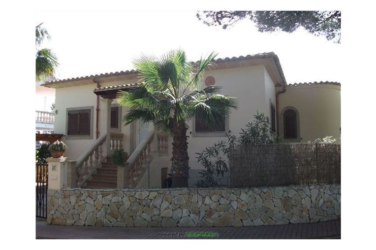 Mediterranes freistehendes Eckhaus ruhiger Wohnlage - Haus kaufen - Bild 1