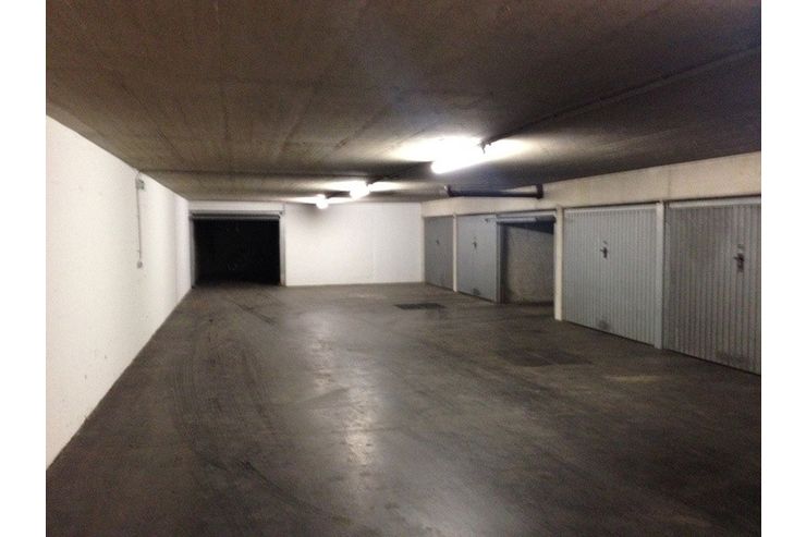 Vermiete Garage Lagerbox Innsbruck zentrum - Garage & Stellplatz mieten - Bild 1