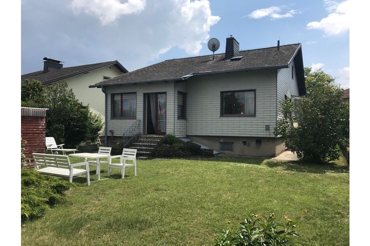 No Pfaffstatten Grossgrundstuck Mit Haus In Pfaffstatten Auf
