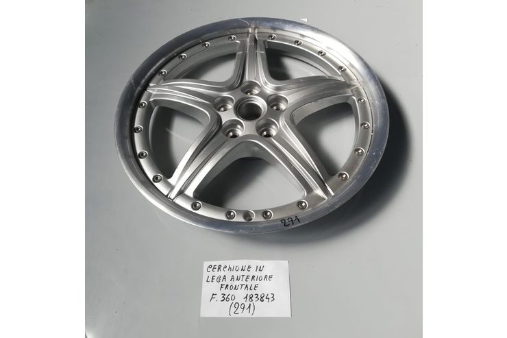 Front part of frtont modular wheel rim F360 - Karosserie - Bild 1