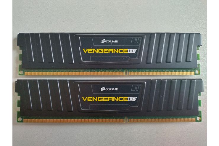 Corsair Vengeance 4GB DDR3 Memory Kit - CPUs, RAM & Zubehr - Bild 1