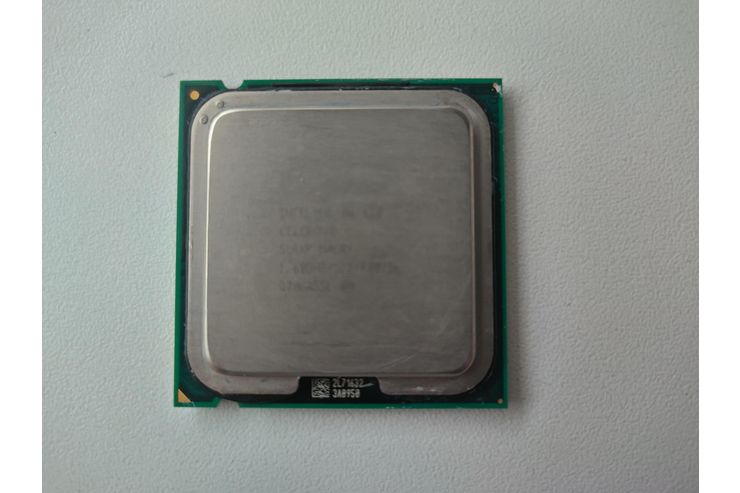 Intel Celeron Prozessor 420 1 60 GHz - CPUs, RAM & Zubehr - Bild 1