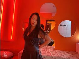 Sexy Chinesin verwhnt - Sie sucht Ihn - Bild 1