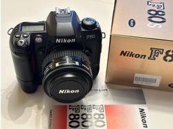 Nikon F80s AF Nikkor 35 70 Nikon MB 16 - Analoge Spiegelreflexkameras - Bild 1