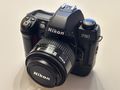 Nikon F80s AF Nikkor 35 70 Nikon MB 16 - Analoge Spiegelreflexkameras - Bild 4