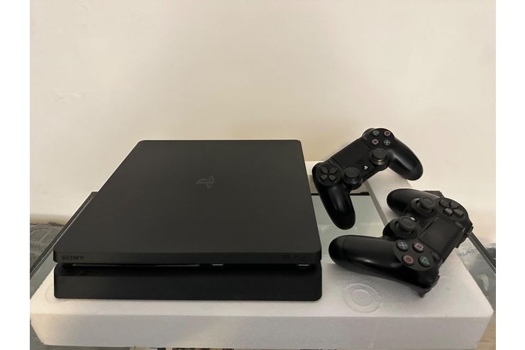 Playstation 4 Slim PS4 1TB - PlayStation Konsolen & Controller - Bild 1