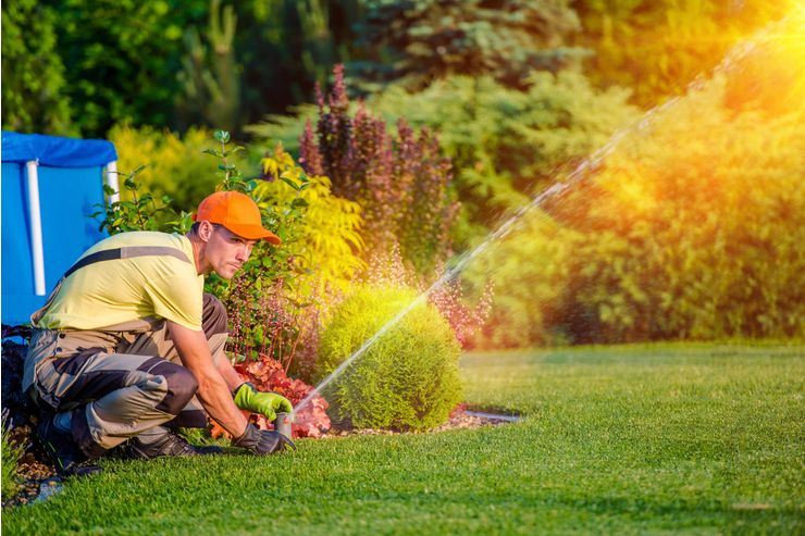 Rollrasen verlegen Bewsserungssystem - Gartendekoraktion - Bild 1
