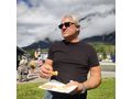 Freundlicher Mann Hilfe Alltag - Lebenshilfe - Bild 2