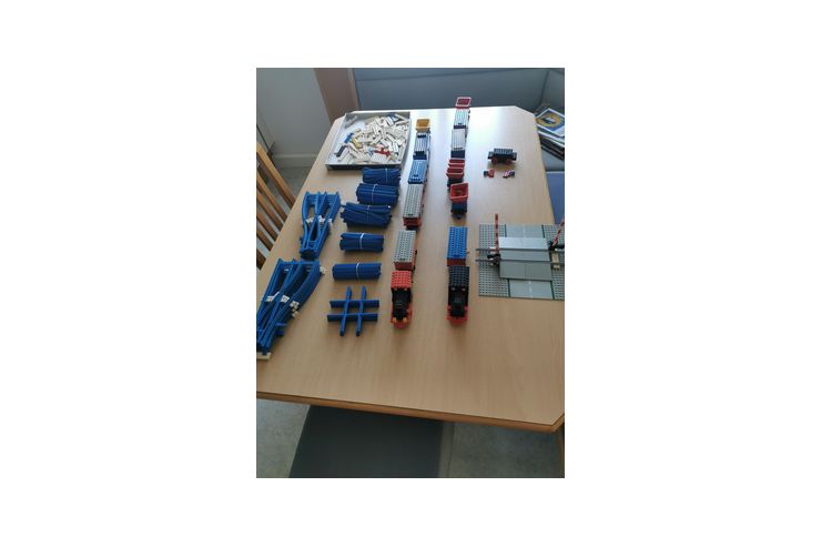 LEGO ZUG 4 5 V - Bausteine & Ksten (Holz, Lego usw.) - Bild 1