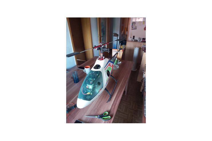 Vario Helikopter Benzintrainer - Modellflugzeuge & Hubschauber - Bild 1