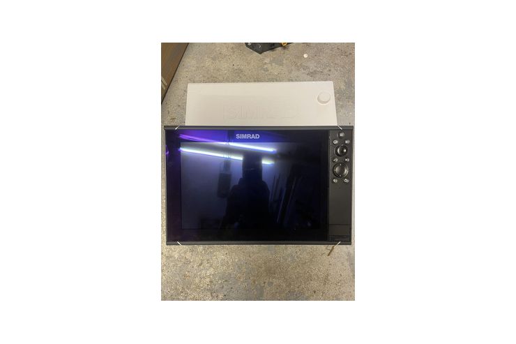 Simrad NSS12 EVO3s - Zubehr - Bild 1