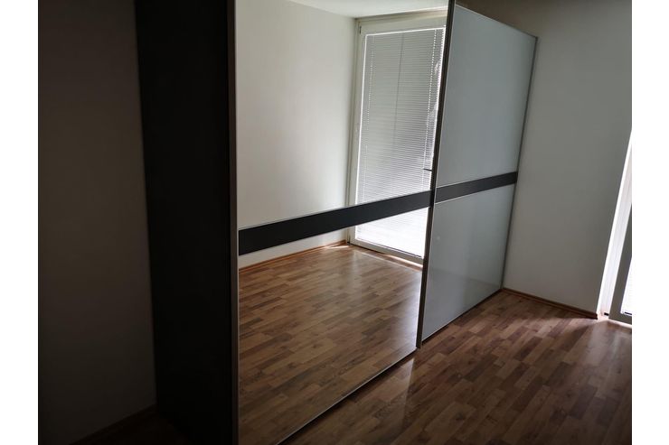 Schwebetrenschrank - Schlafzimmer - Bild 1