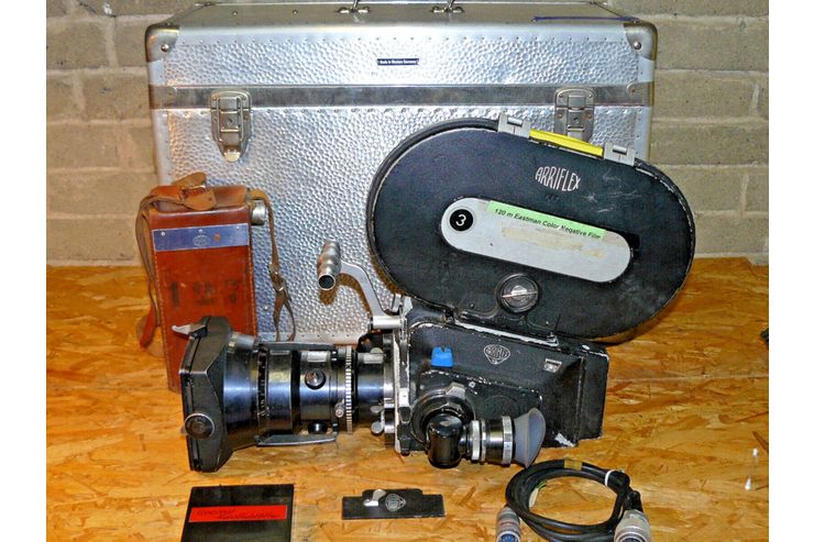 Filmkamera Arri Arriflex 16 BL - Analoge Kompaktkameras - Bild 1