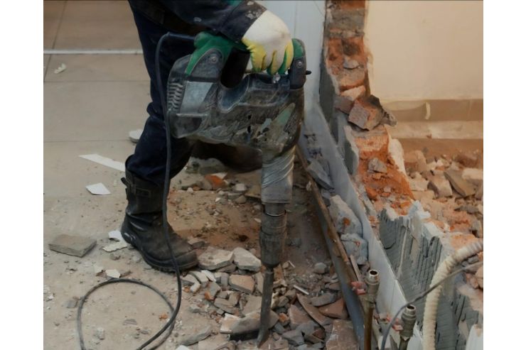 Abbrucharbeiten Entsorgung Transport - Reparaturen & Handwerker - Bild 1