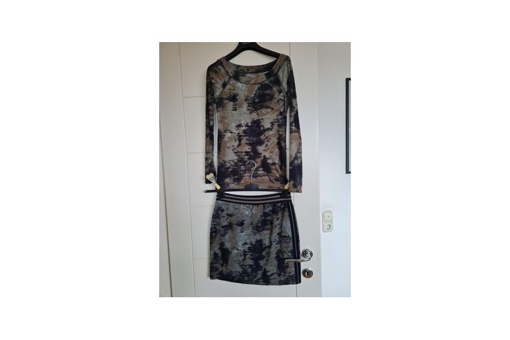 Marc Cain 2 Teiler St�ck 25 - Gr��en 36-38 / S - Bild 1