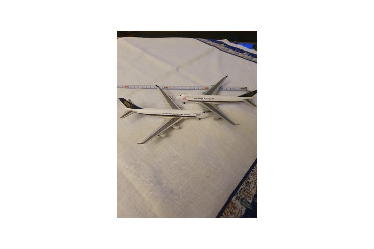Flugzeug Modell 2 St�ck - Figuren - Bild 1
