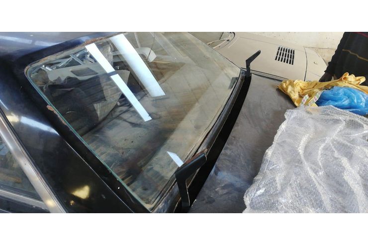 Rear window Ferrari 365 400 and 412 - T�ren, Griffe & Fensterheber - Bild 1