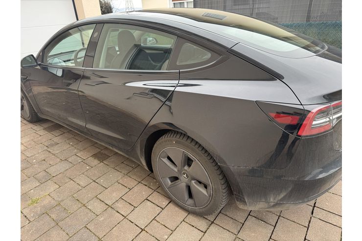 Tesla Model 3 - Autos Tesla - Bild 1