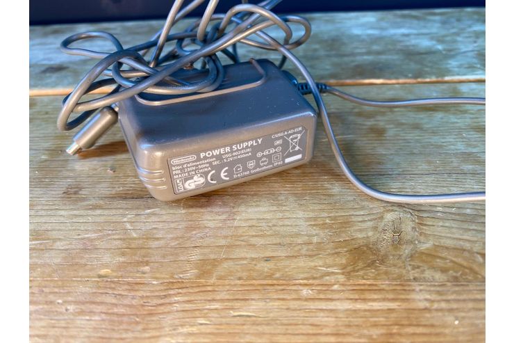 Adapter - Batterien & Batterieladeger�te - Bild 1