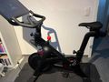 Peloton Bike Fitnessbike 22 Zoll - Heimtrainer (Fahrrad) - Bild 1