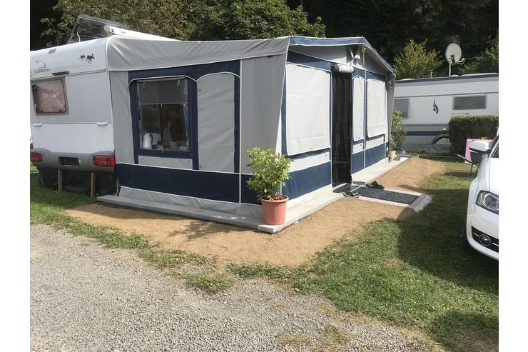 Wohnwagen gro�en Vorzelt Fixen Platz - Wohnwagen - Bild 1