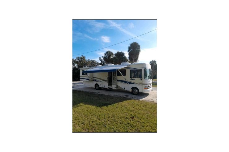 Fleetwood Flair US Wohnmobil - Wohnmobile & Campingbusse - Bild 1
