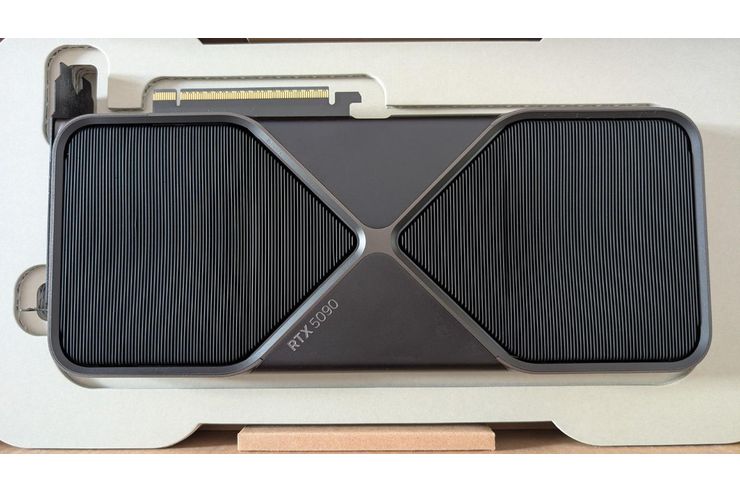 Nvidia GeForce RTX 5090 FE 32GB Grafikkarte - Grafikkarten, TV-Schnittkarten & Zubeh�r - Bild 1