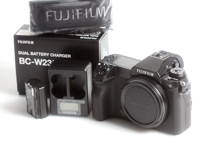 Fujifilm Fuji GFX 50 S II Spiegellose Kamera - Digitale Spiegelreflexkameras - Bild 1