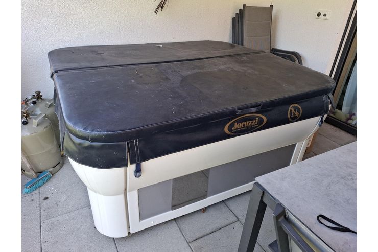 Jacuzzi Whirlpool - Pools - Bild 1