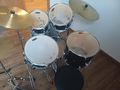 komplettes Schlagzeug Set Hocker u v m - Schlaginstrumente - Bild 1