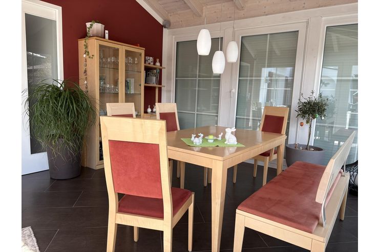 Esszimmer Tisch Sessel Sitzbank Glasschrank - Kompletteinrichtungen & Essgruppen - Bild 1